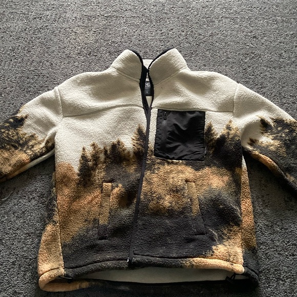 Forest Fleece Jacket from Hollister - Picture 1 of 3